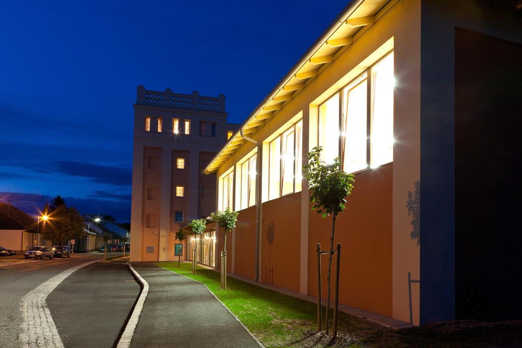 Jufa Hotel Weinviertel - Eselsmuehle Seefeld-Kadolz Exteriér fotografie