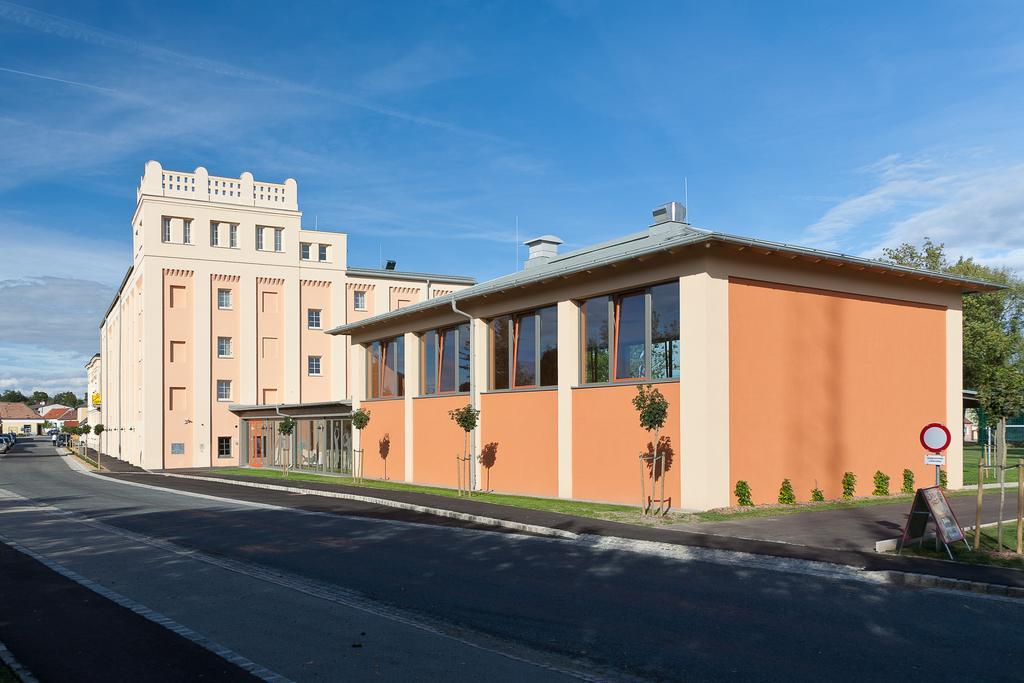 Jufa Hotel Weinviertel - Eselsmuehle Seefeld-Kadolz Exteriér fotografie